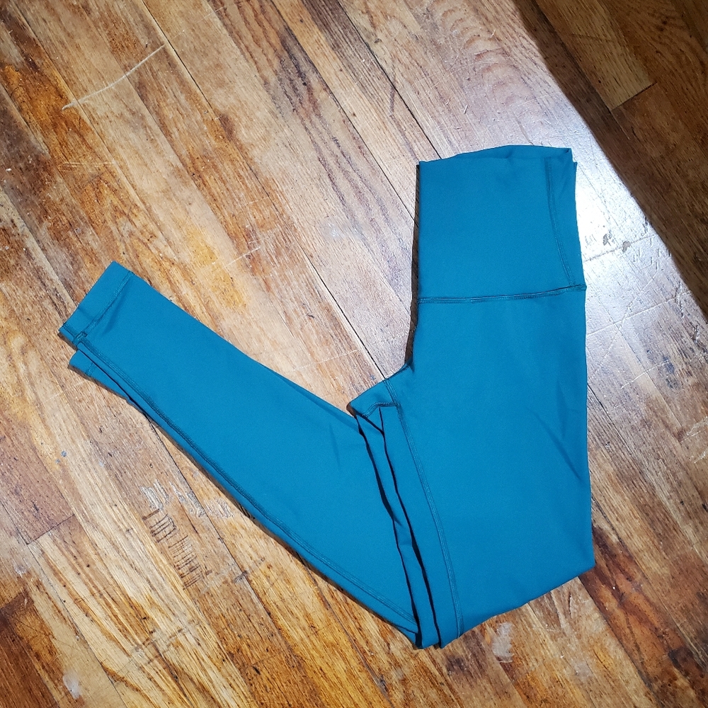 Womens lululemon high rise leggings 6